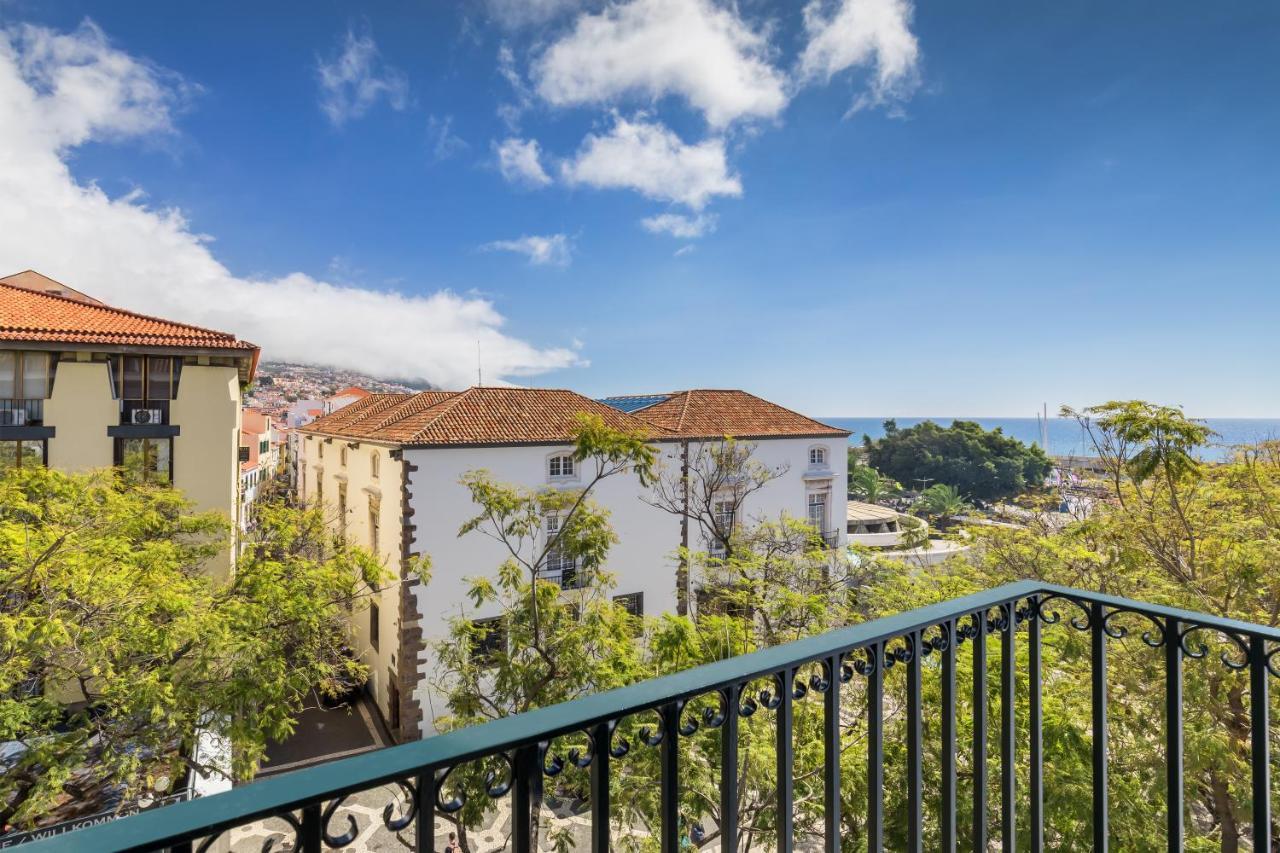 Hotel Barcelo Funchal Oldtown Exterior foto View from the balcony of the house of the writer, in Funchal, Madeira
